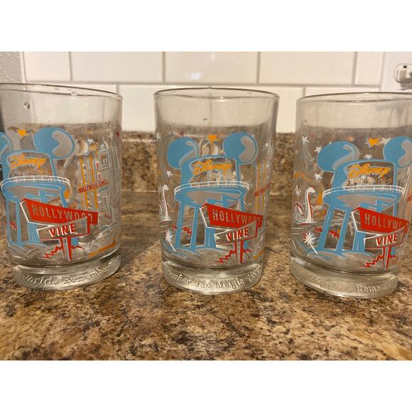 Walt Disney World McDonald's 25th Anniversary "Remember the Magic" Glasses - Picture 3 of 5